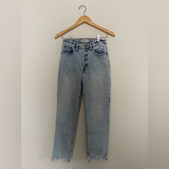 A&F Ultra High Rise Ankle Straight Leg Stretch Light Wash Jeans Women’s Size 26 - Picture 3 of 9